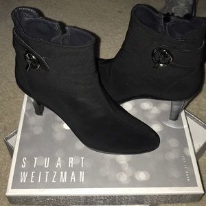 EUC SUEDE BOOTIES